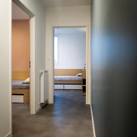 Cis Le Spot Hostel *